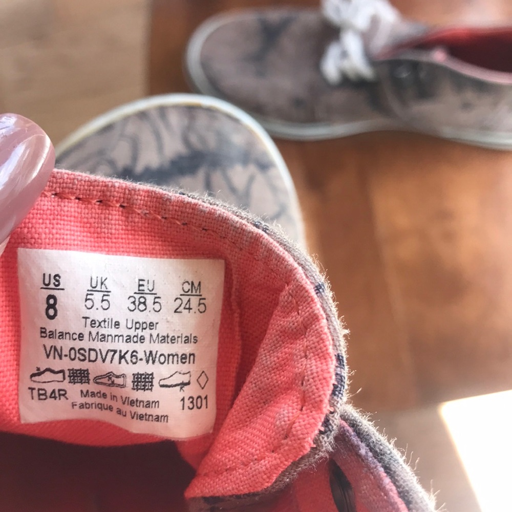 Vans - Picture 3 of 3